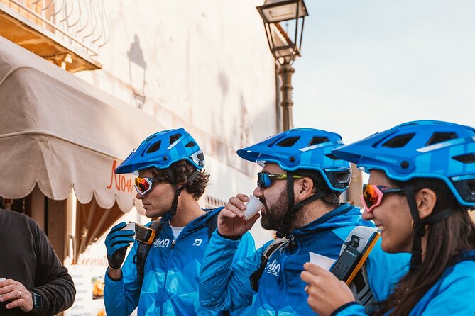 Sorrento e-bike adventure: olive oil and lemon tasting - Guides, safety and the small-group feel