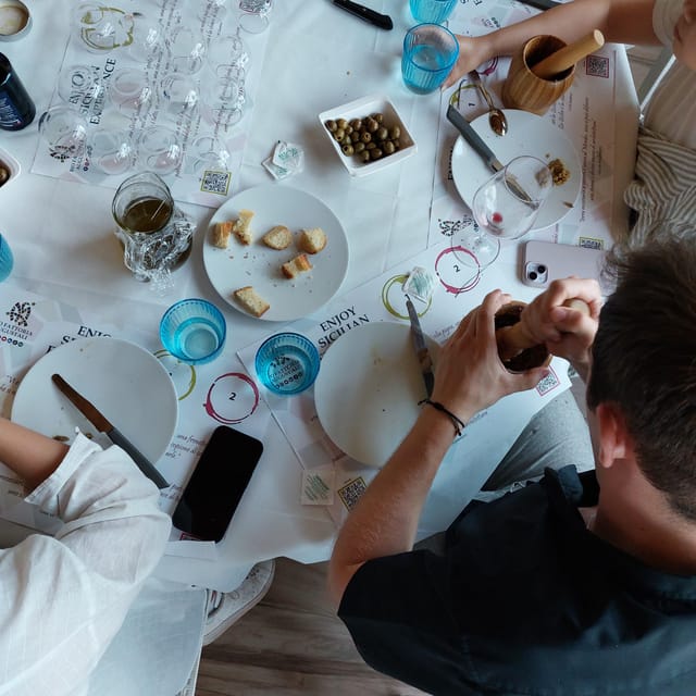 Tasting of sicilian olive oils and specialties - The Bark of an Old Tree and the Tools of the Trade