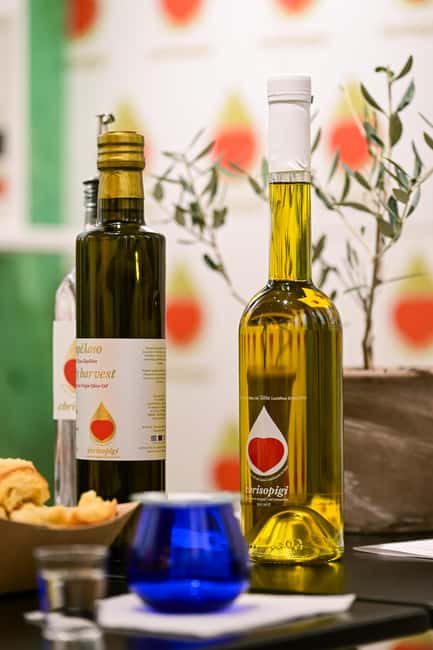 Thessaloniki: Cretan Olive Oil Tasting Experience - Olive paste, raki, rusks, and cherry tomato chutney