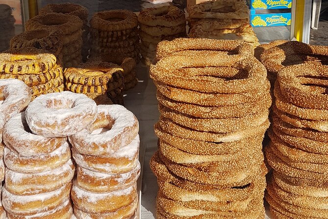 Traditional breakfast in markets with olive oil and honey tasting - Why the Small Group Helps