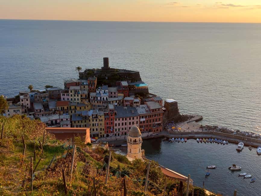 Vernazza (5 Terre): olive grove tour and oil and wine tasting - A 13th-century sanctuary with big coastal views