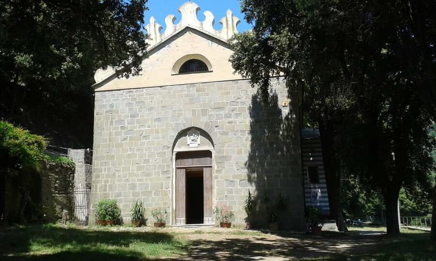 Vernazza (5 Terre): olive grove tour and oil and wine tasting - Entering the restored olive grove
