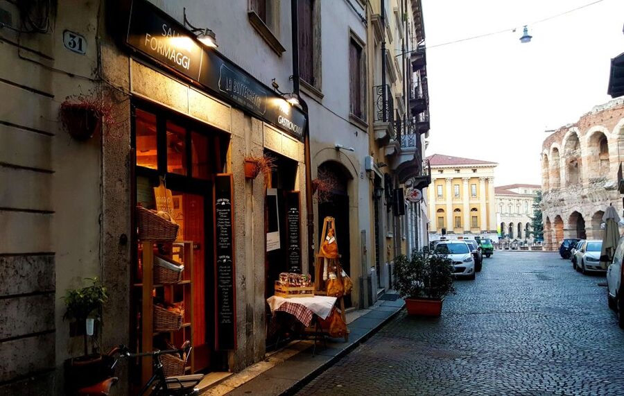 Verona centro: Olive Oil Tasting Experience - Why Extra Virgin Olive Oil Deserves a Lesson