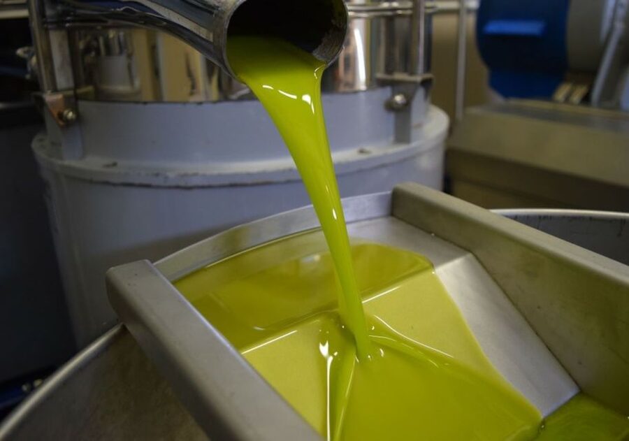 Villa Castelli: Highlights Walking Tour w/ Olive Oil Tasting - What the olive oil tasting includes