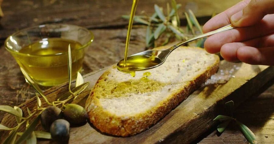 Villa Castelli: Highlights Walking Tour w/ Olive Oil Tasting - Practical details that affect your day