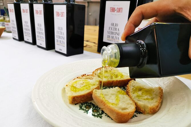 Visit to the olive grove, oil tasting and lunch at the farm - Understanding the olive oil tasting